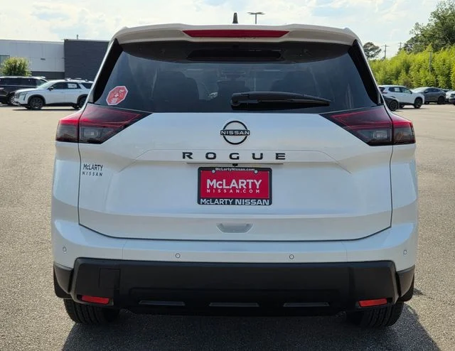 New 2026 Everest White Pearl TriCoat Nissan Dark Armor™ image 7