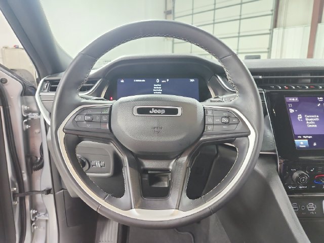 Used 2023 Silver Jeep Altitude image 24