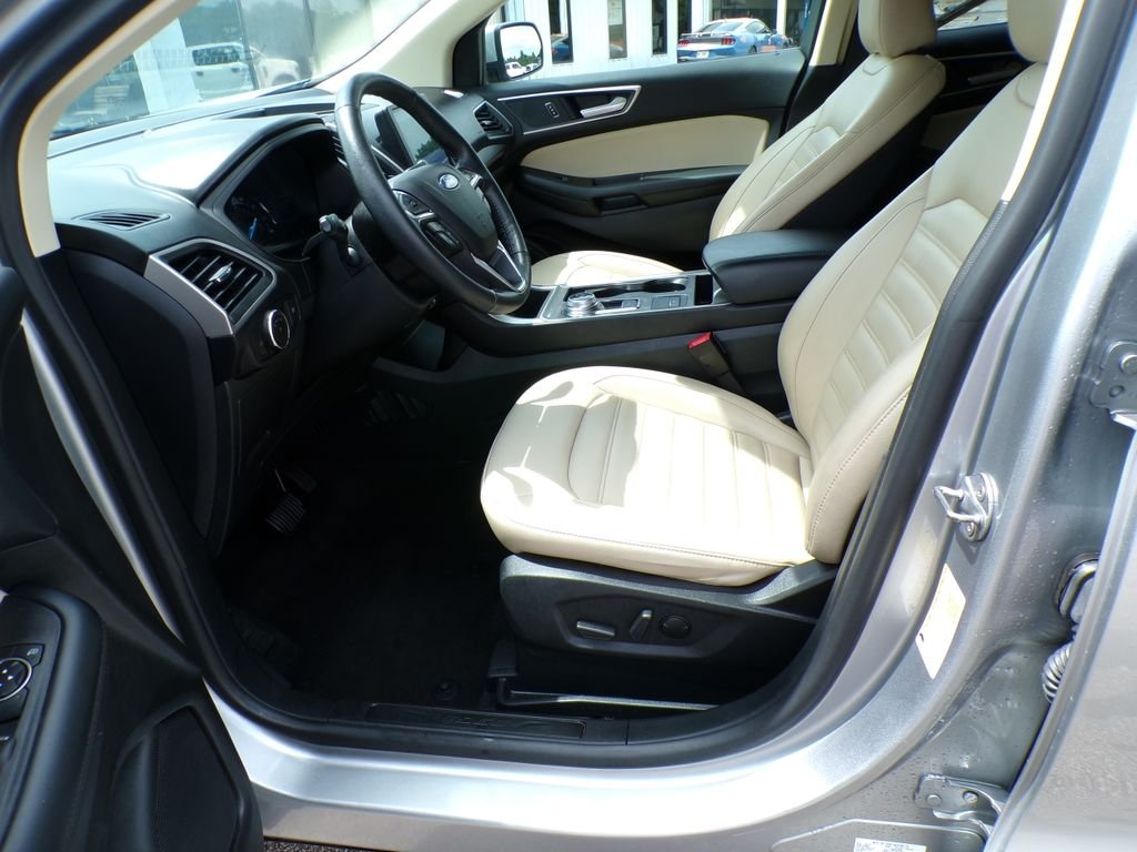 Used 2024 Silver Metallic Ford SEL image 13