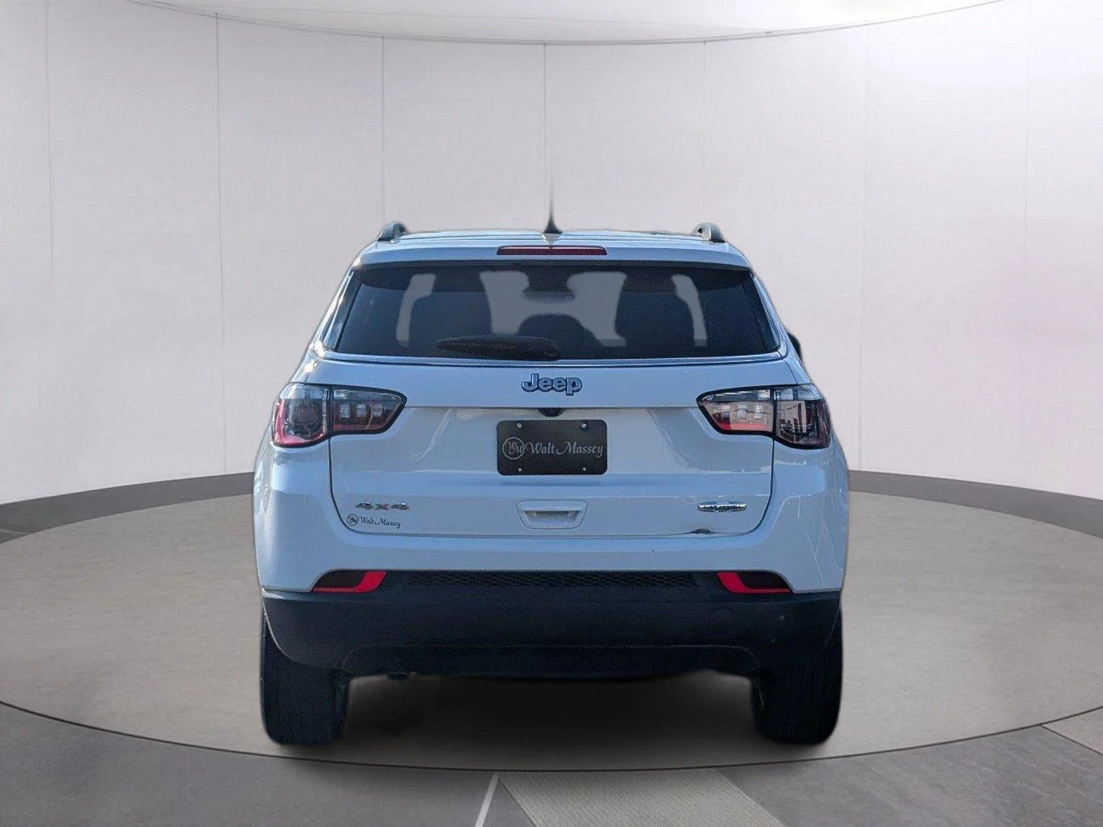 Used 2025 Bright White Clearcoat Jeep Latitude image 4