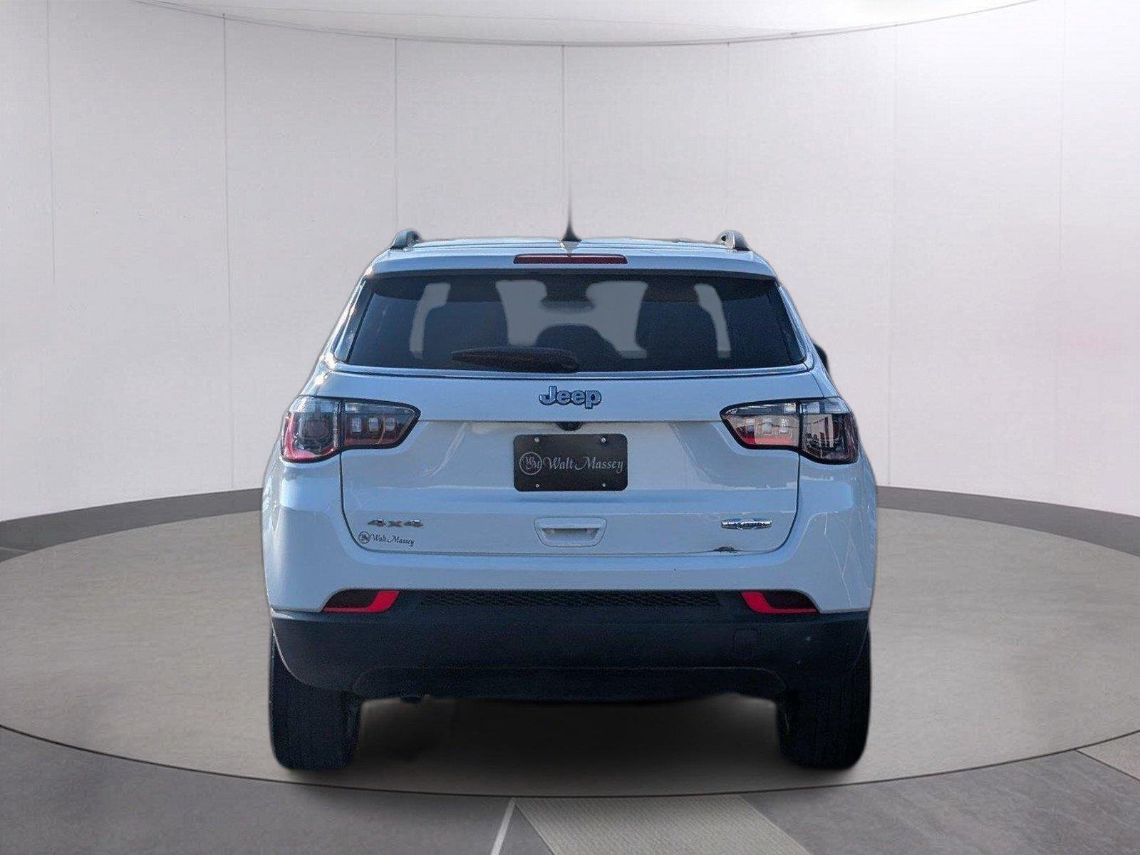 Used 2025 Bright White Clearcoat Jeep Latitude image 4