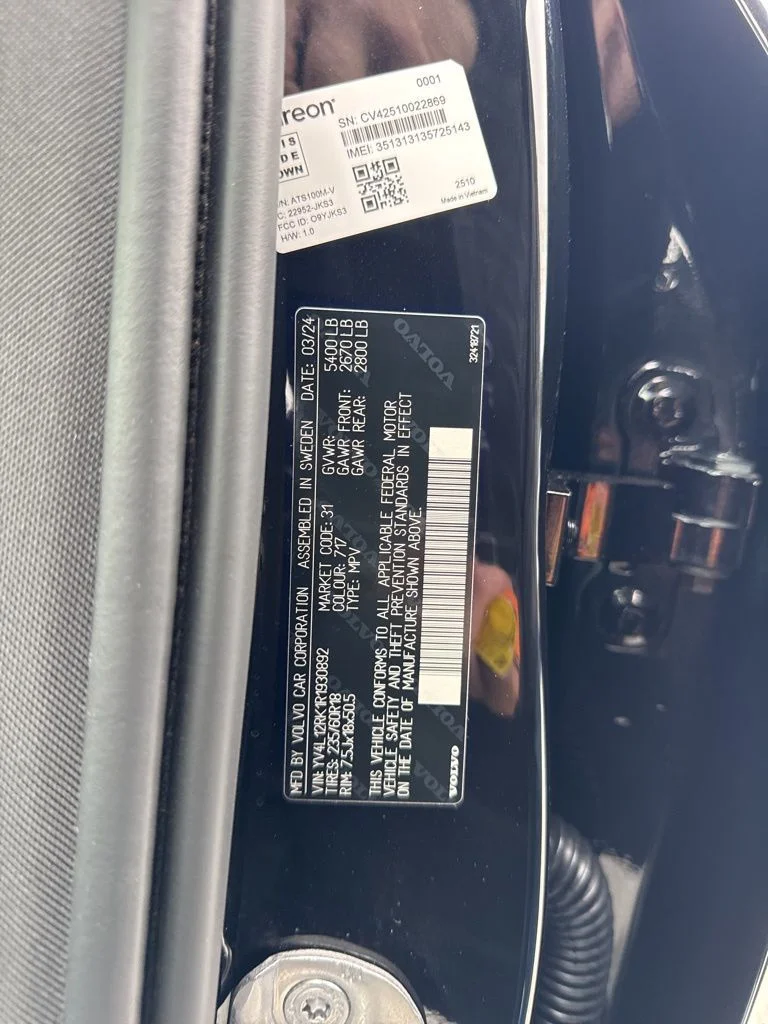 Used 2024 Black Volvo B5 Core image 38
