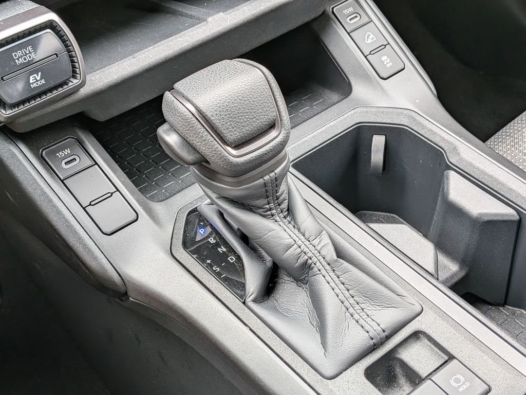 Used 2026  Toyota LE image 25