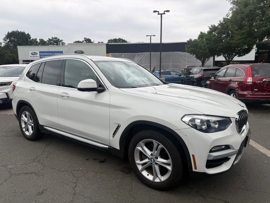 Used 2018 White BMW xDrive30i image 4