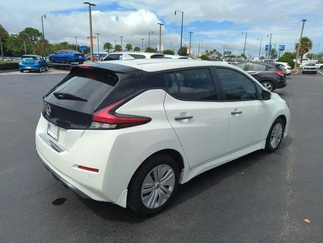 Used 2023 White Nissan S image 6