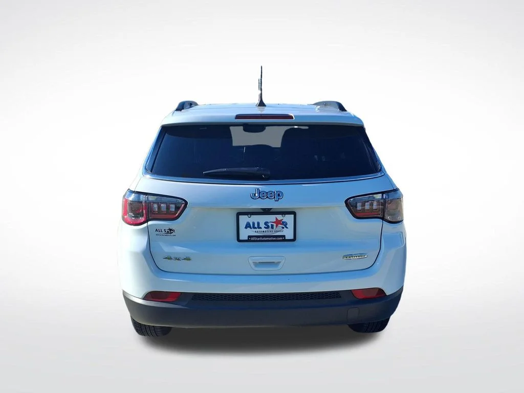 Used 2025 White Jeep Latitude image 7