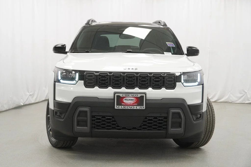 New 2026 Bright White Clear-Coat Exterior Paint Jeep Overland image 7
