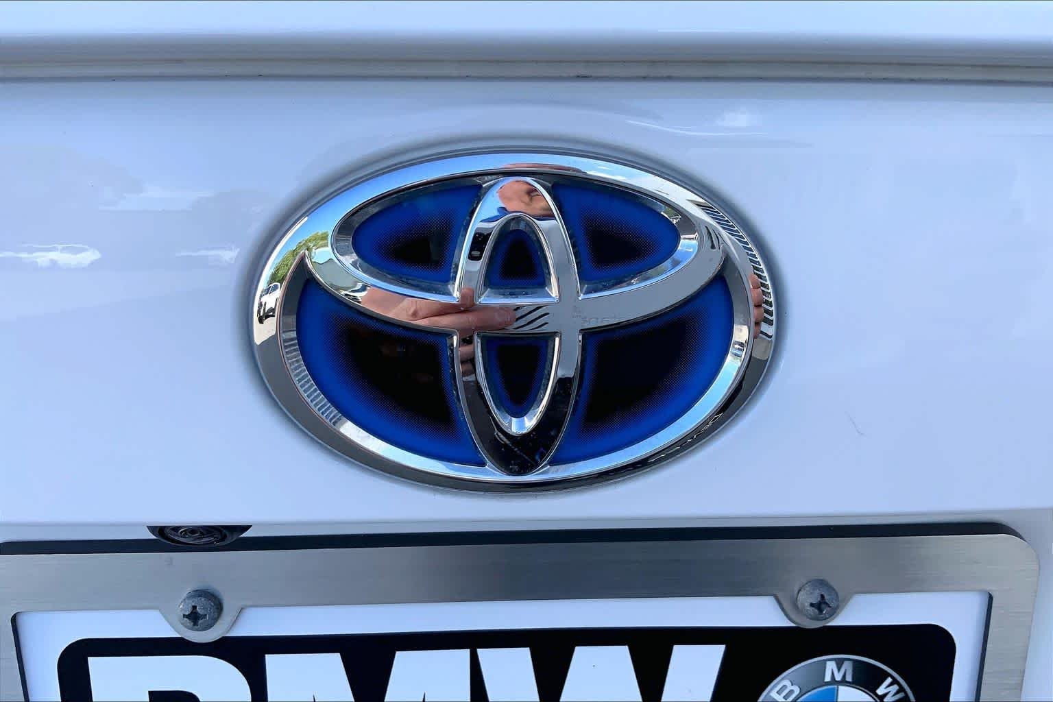 Used 2024 Ice Cap Toyota Hybrid LE image 9