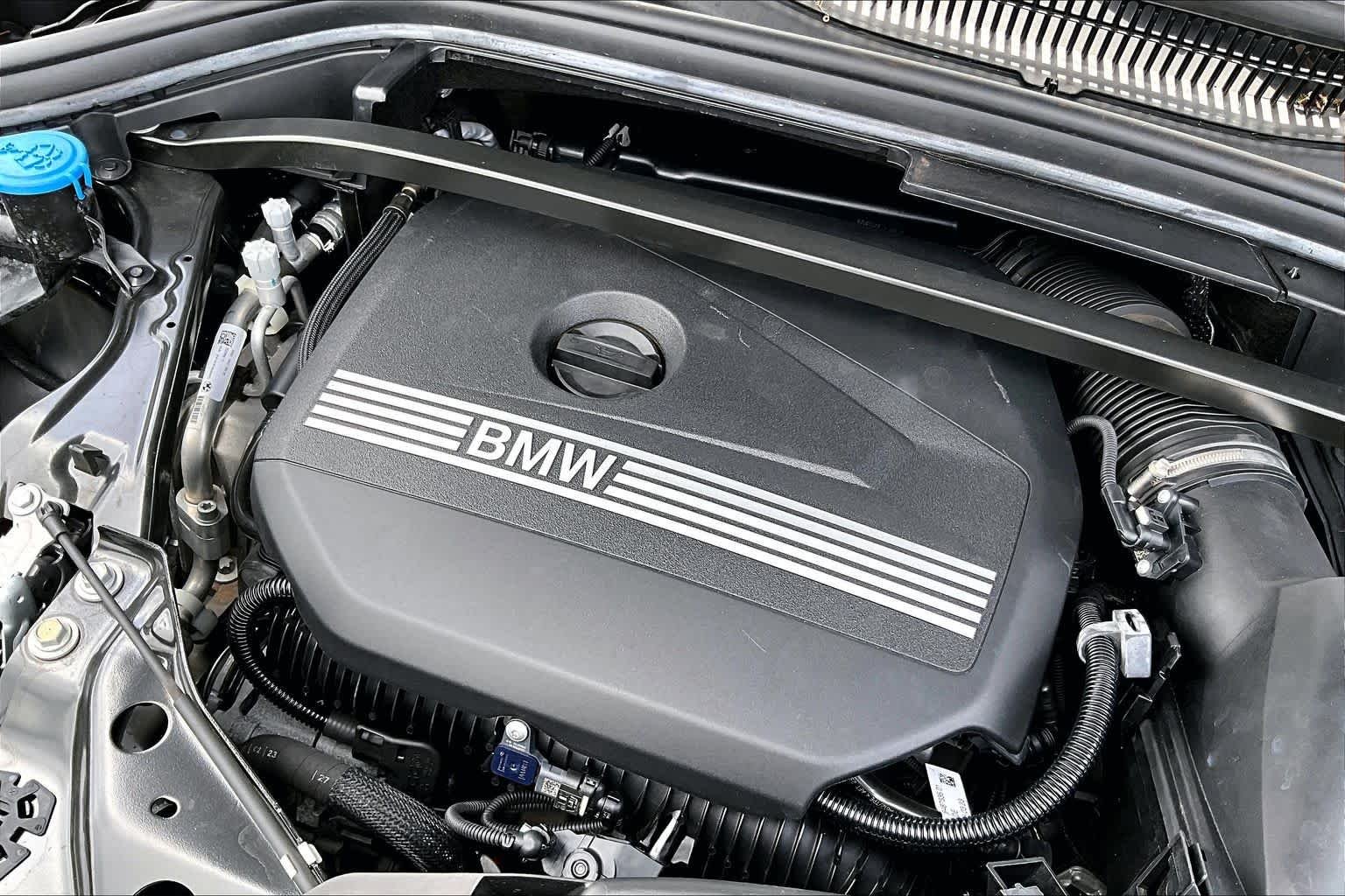 Used 2023 Black Sapphire Metallic BMW xDrive28i image 31
