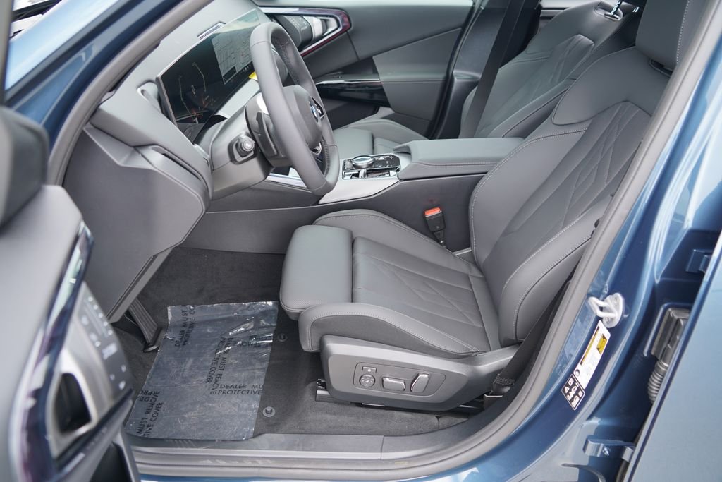 New 2026 Blue Metallic BMW 30 xDrive image 9