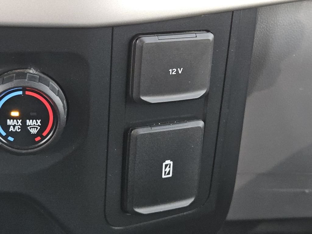 Used 2021 White Ford XL image 27