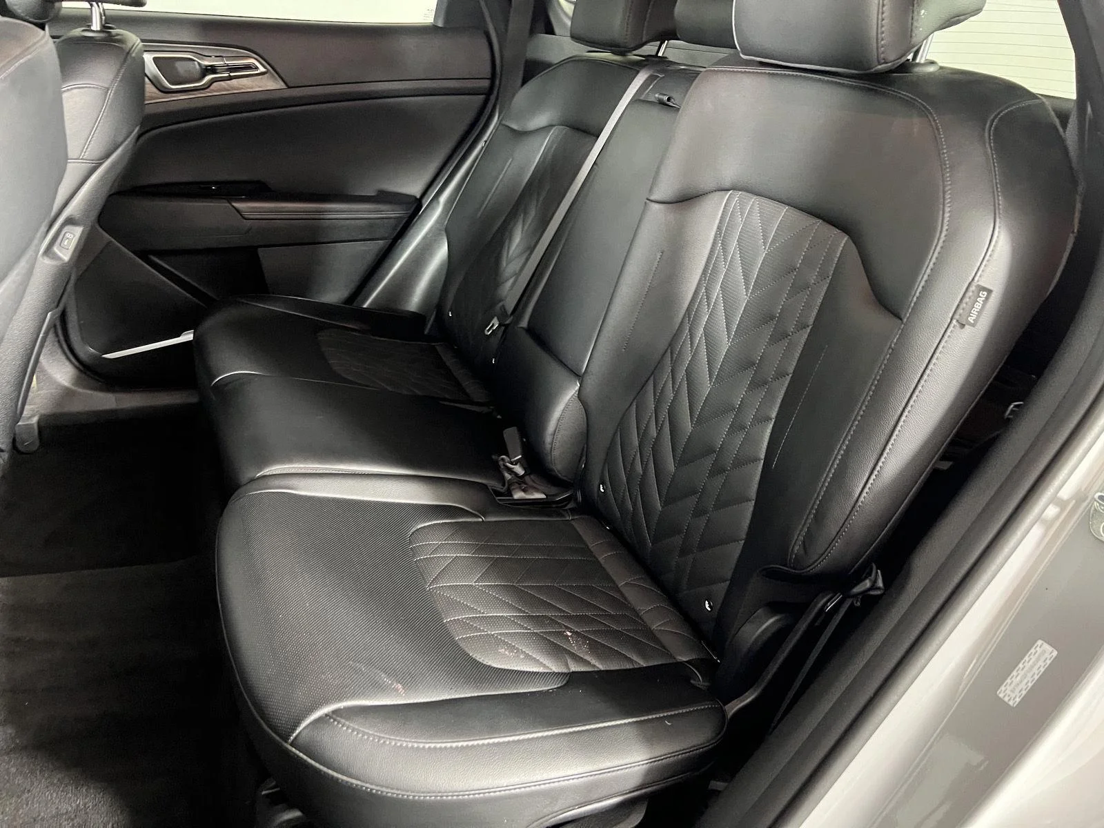 Used 2025 Wolf Gray Kia X-Line image 27