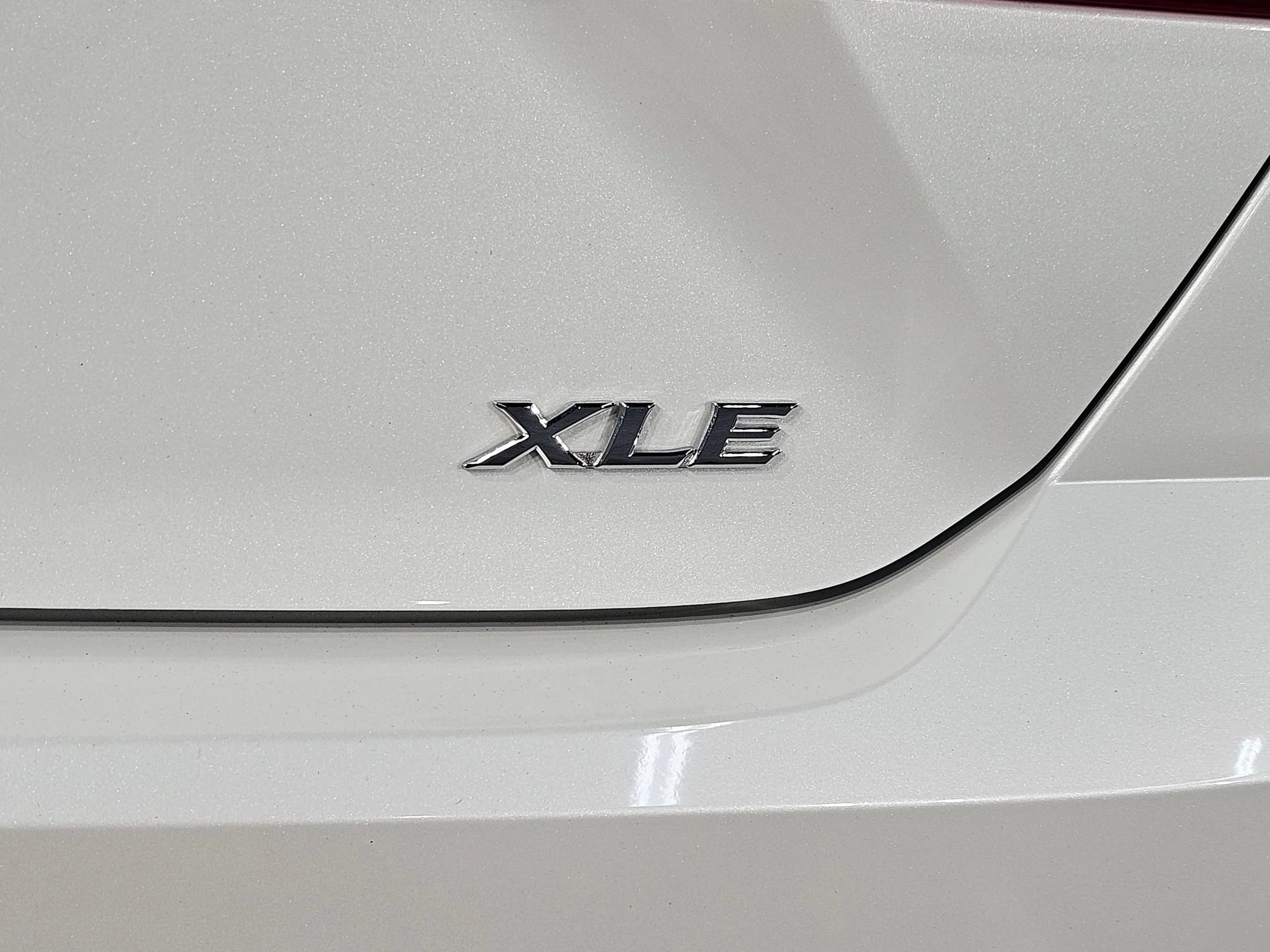 Certified Used 2025 Wind Chill Pearl Toyota XLE image 39