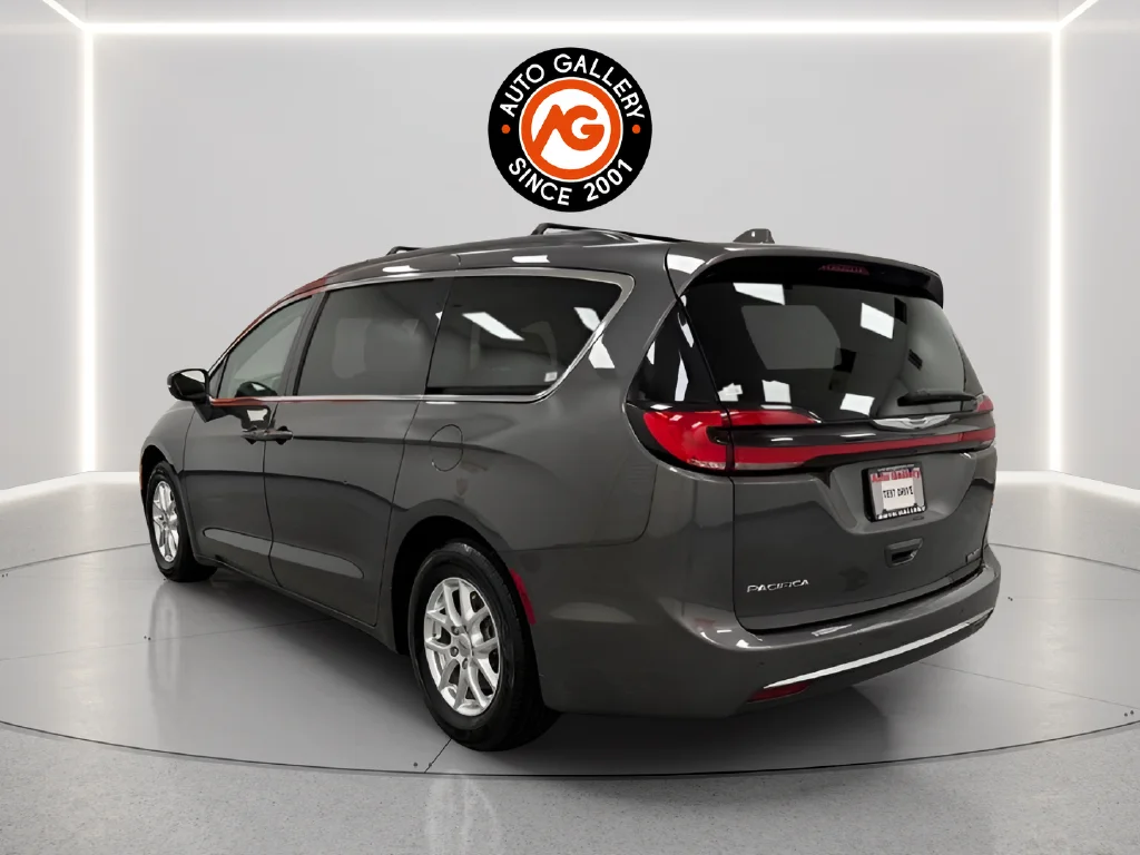 Used 2022 Gray Chrysler Touring L image 5