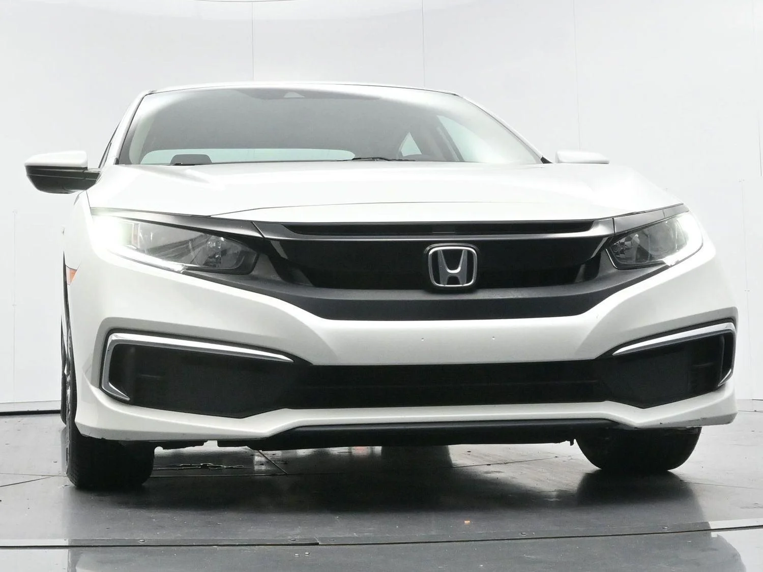 Used 2020 Platinum White Pearl Honda LX image 40