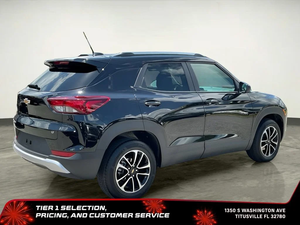 Used 2025 Mosaic Black Metallic Chevrolet LT image 8