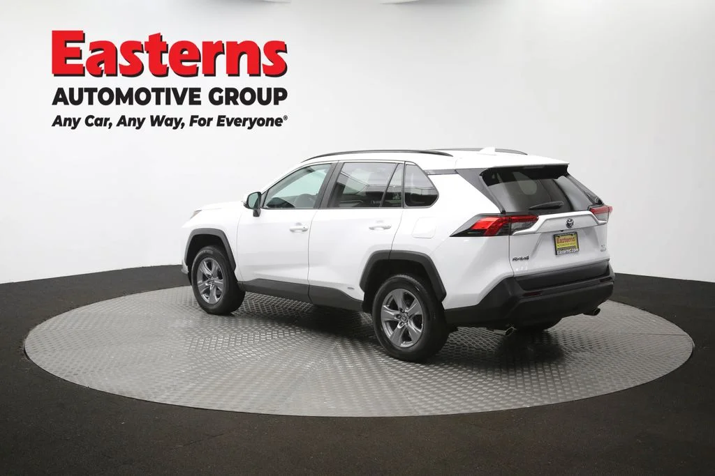 Used 2022 White Toyota XLE image 63
