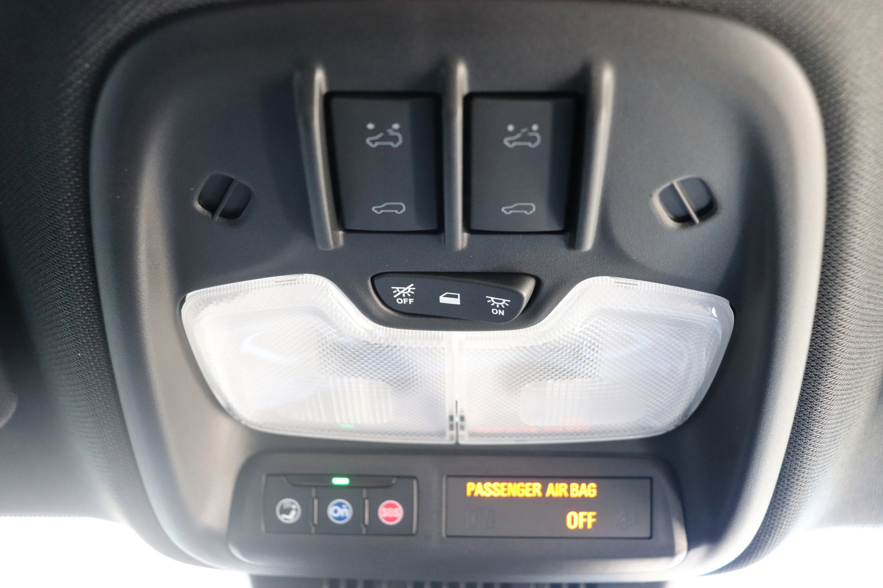 Used 2024 White GMC AT4X image 19