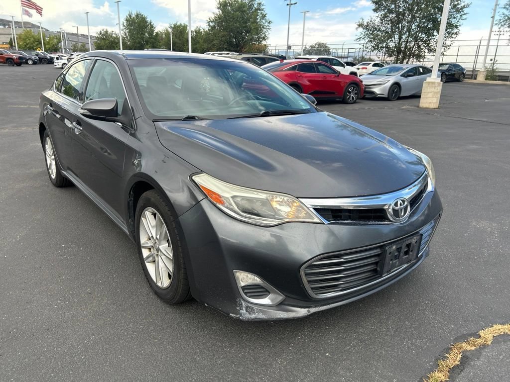 Used 2013 Magnetic Gray Metallic Toyota XLE image 3