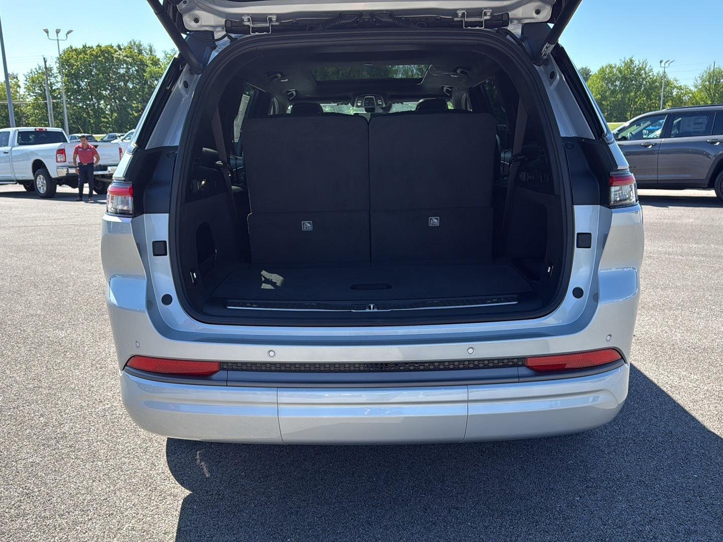 New 2026 Silver Zynith Exterior Paint Jeep Summit image 14