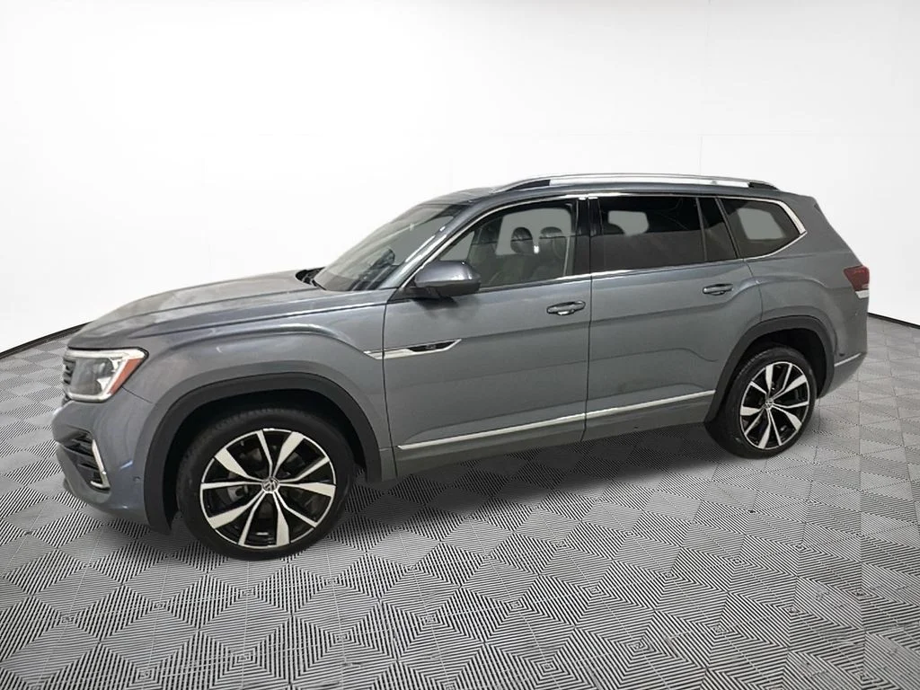Used 2024 Gray Volkswagen 2.0T SEL Premium R-Line image 2