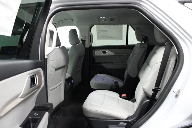 New 2026 Space White Metallic Ford Active image 37