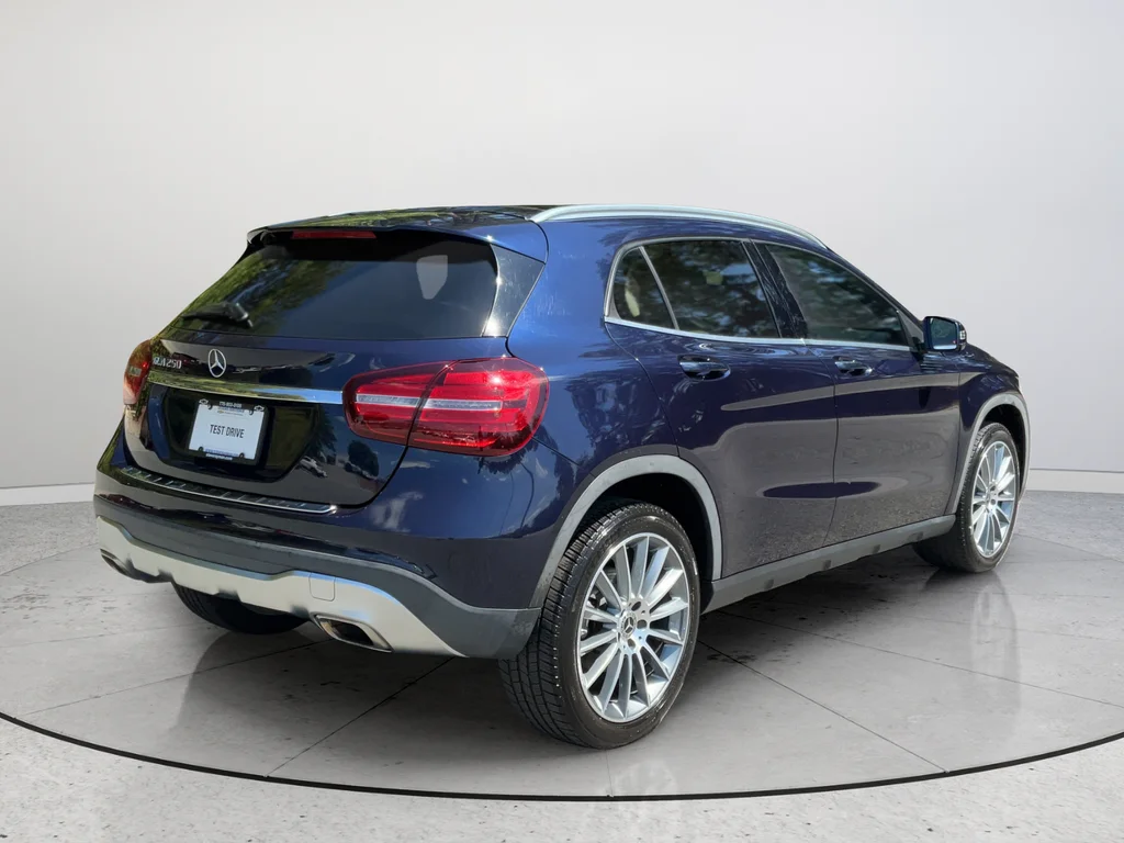Used 2019 Blue Mercedes-Benz GLA 250 image 8