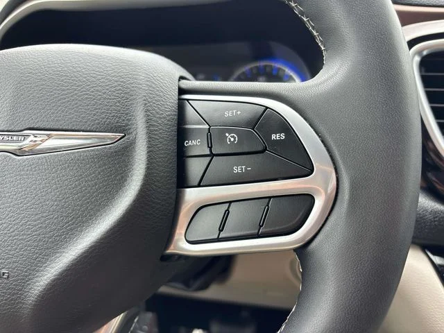Used 2023 Gray Chrysler LX image 28