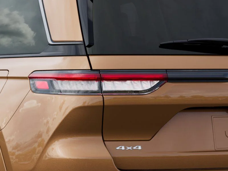 New 2026 Copper Shino Metallic Clear-Coat Exterior Paint Jeep Limited Reserve image 9