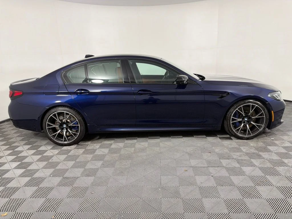 Used 2023 Tanzanite Blue II Metallic BMW Base image 4