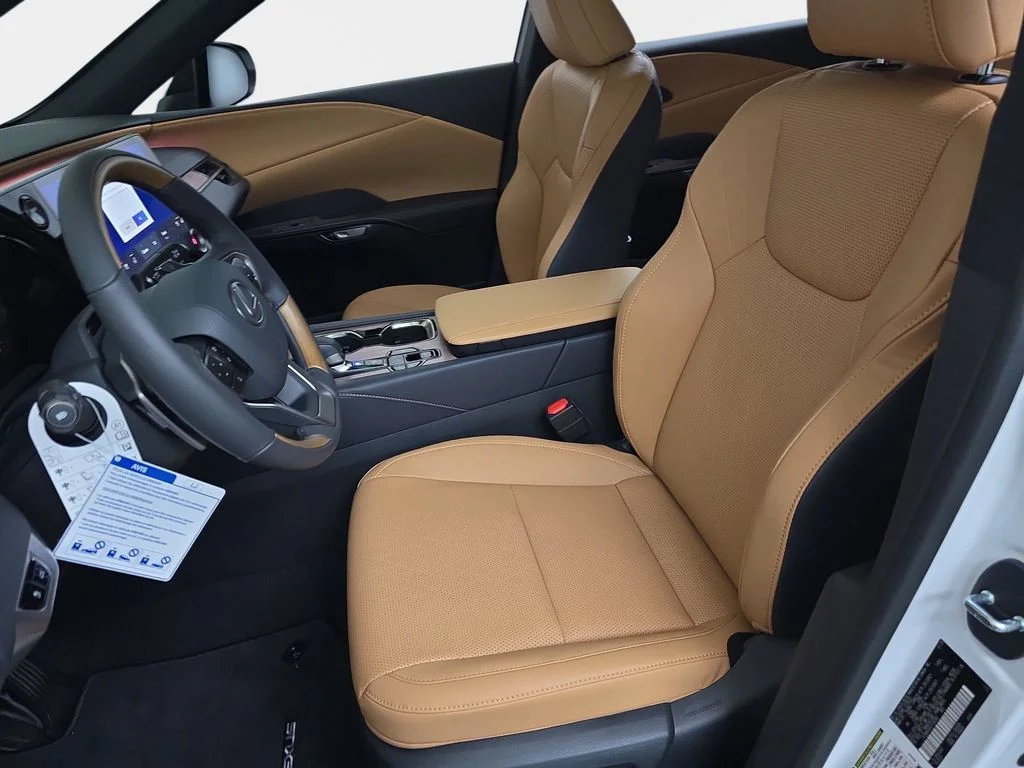 New 2026 Eminent White Pearl Lexus PREMIUM PLUS image 15