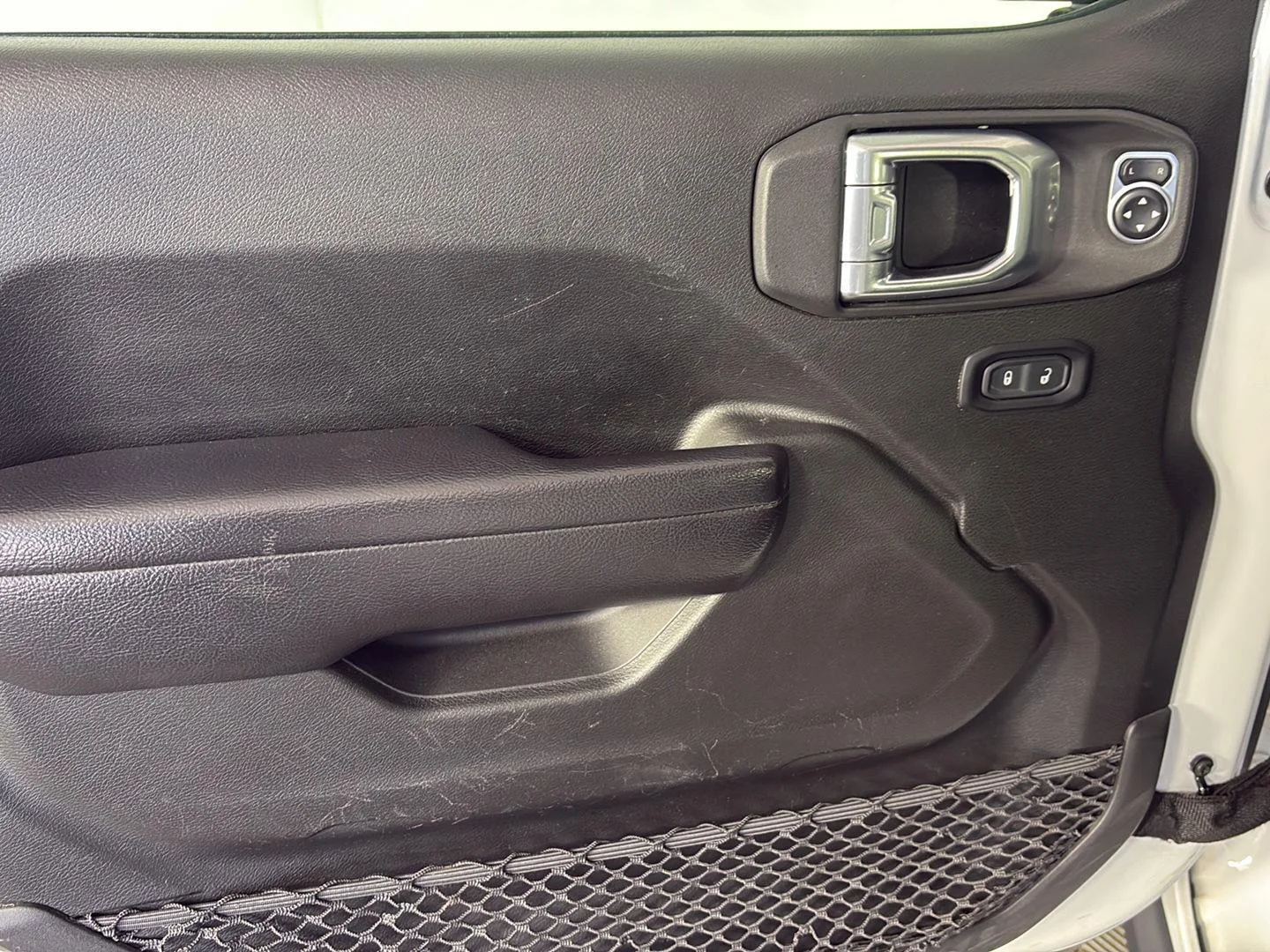 Used 2024 Bright White Clearcoat Jeep Rubicon image 25