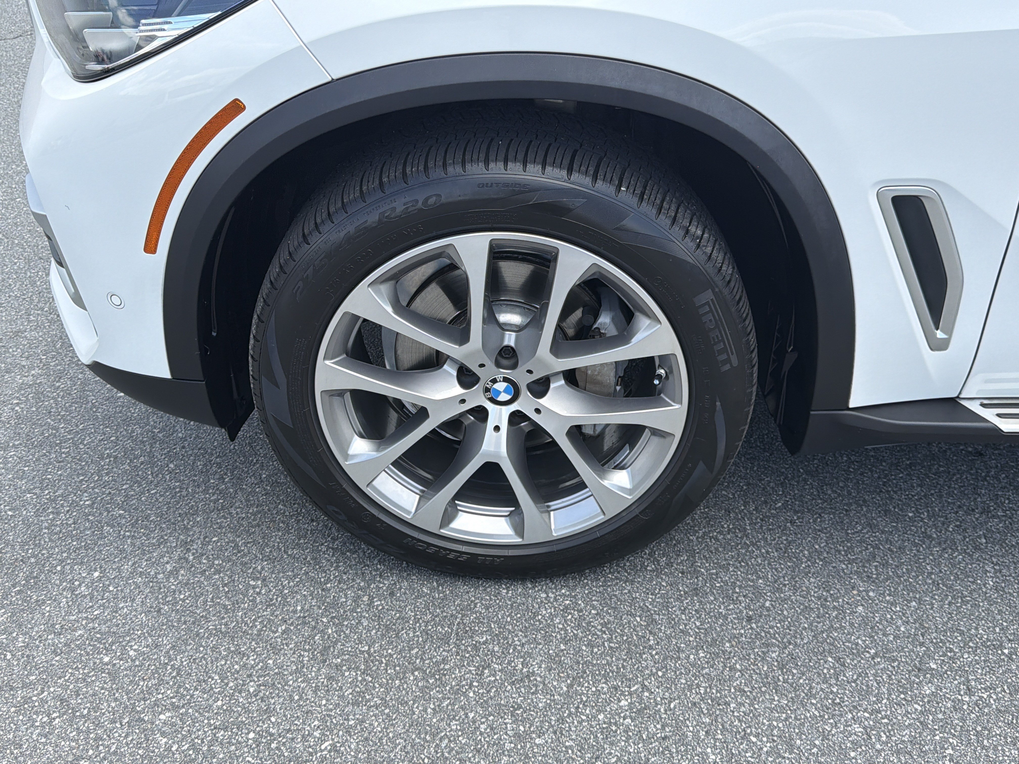 Used 2022 Alpine White BMW sDrive40i image 12
