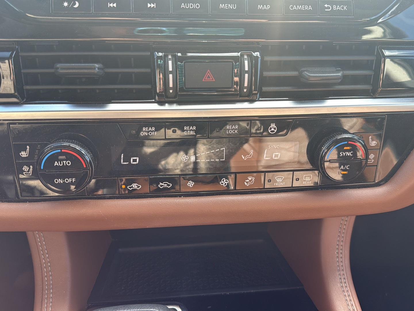 Used 2024 Super Black Nissan Platinum image 13