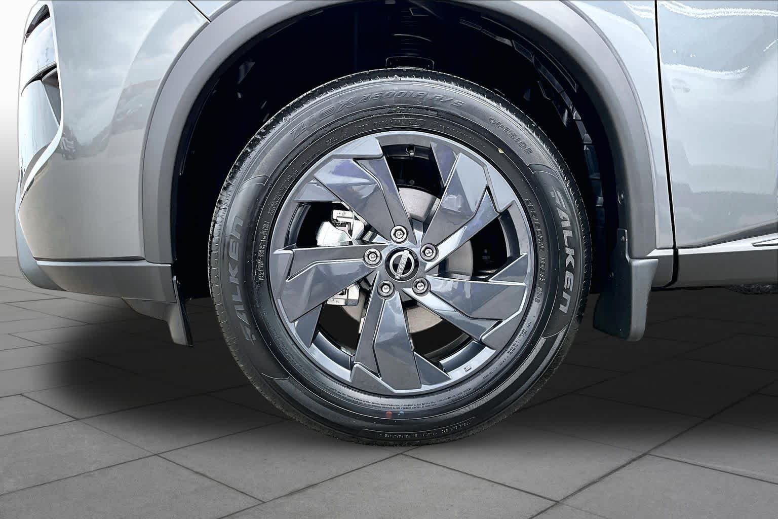 New 2027 Gun Metallic Nissan SV image 11