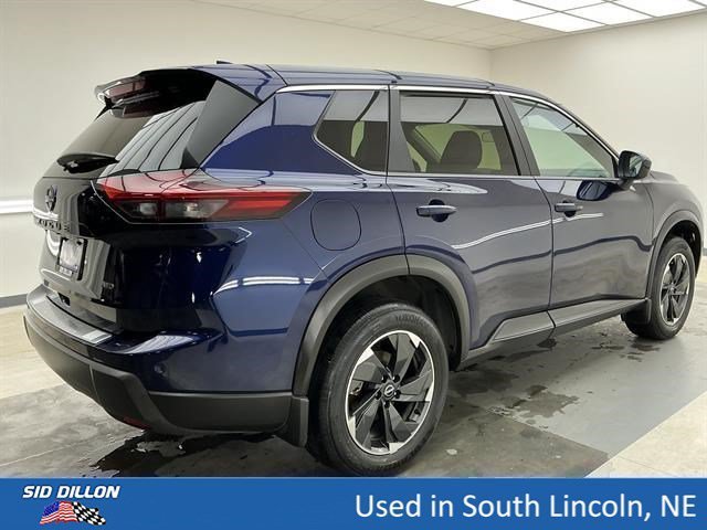 Used 2025 Deep Ocean Blue Pearl Nissan SV image 4