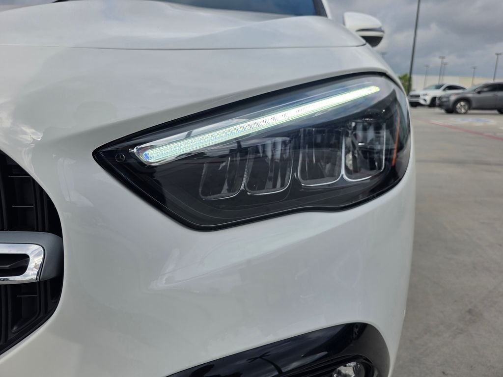 New 2026 Polar White Mercedes-Benz GLA 250 image 9