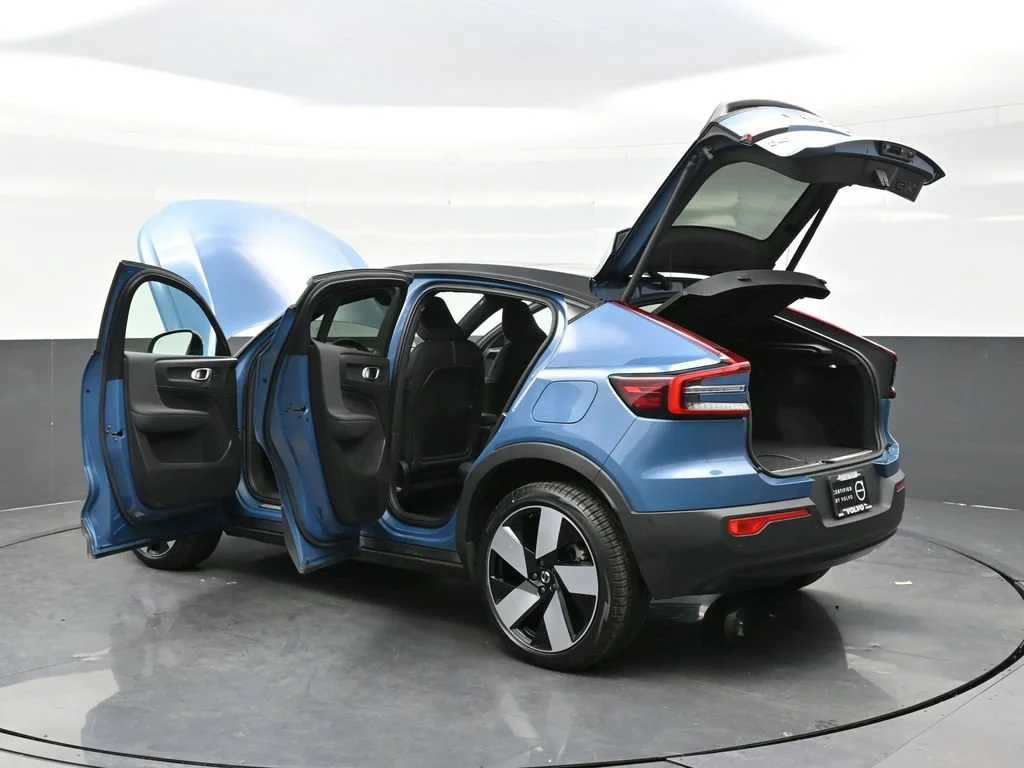 Certified Used 2022 Blue Volvo Ultimate image 39