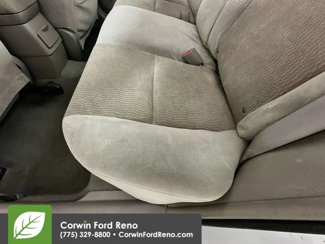 Used 2007 Silver Streak Mica Toyota LE image 23