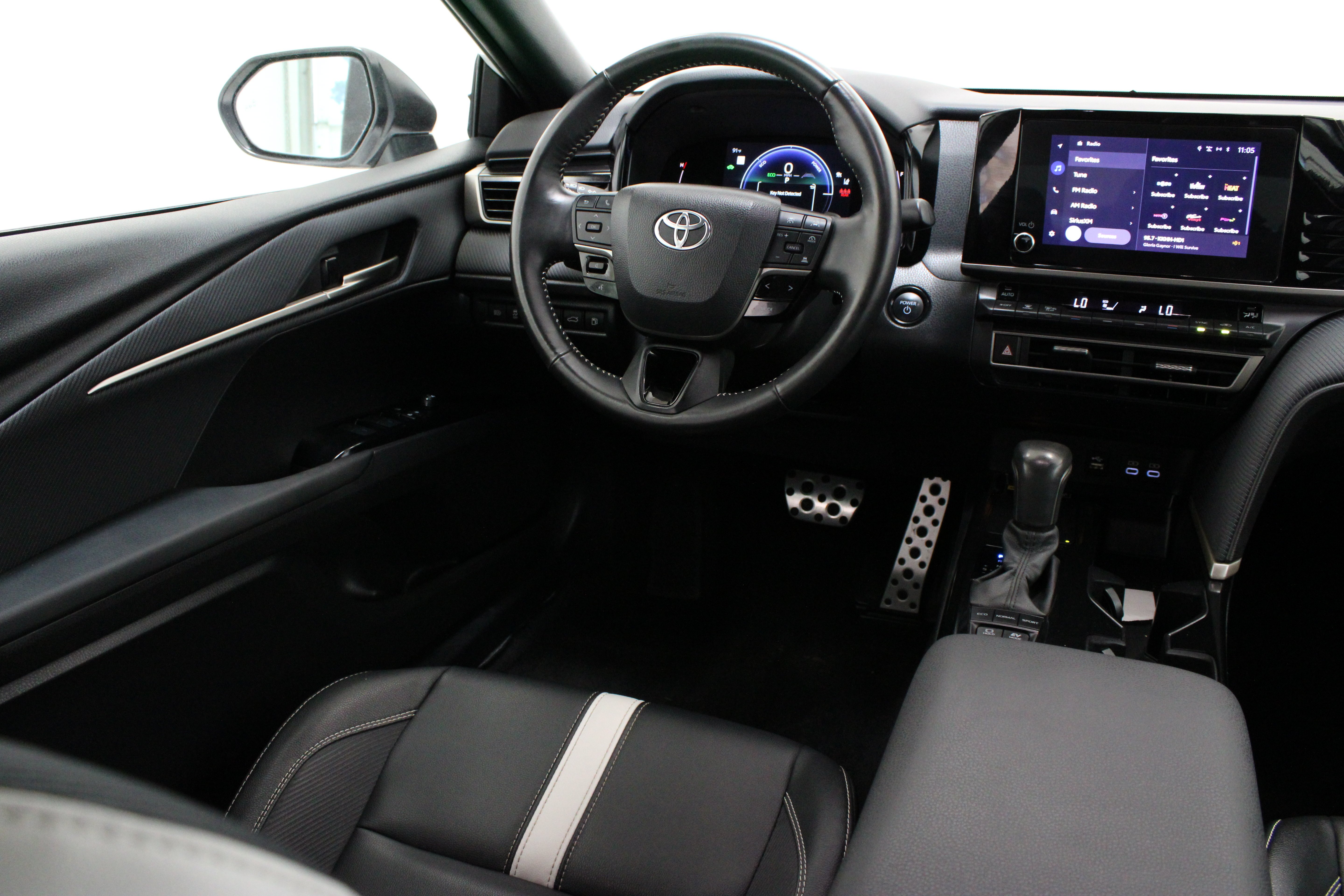 Used 2025 White Toyota SE image 30