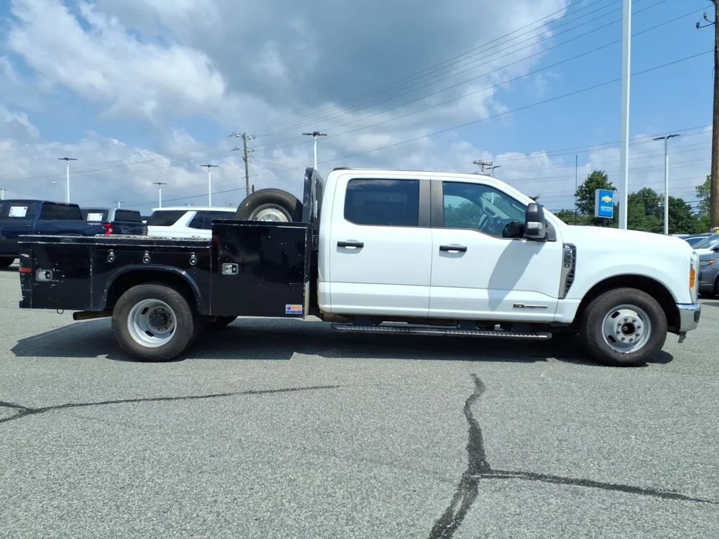 Used 2023 White Ford XL image 33