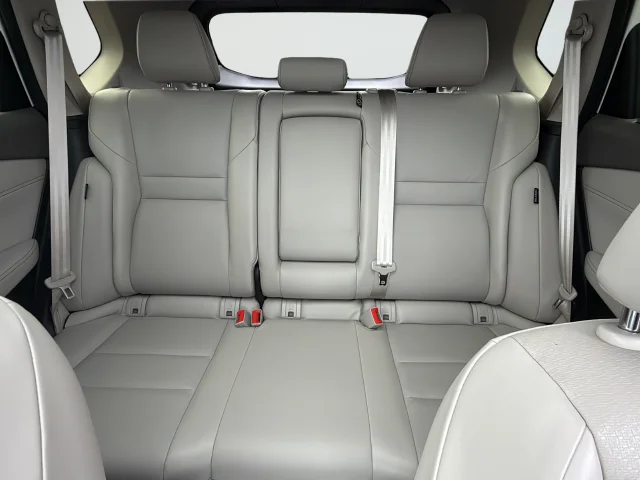 Used 2025 White Nissan SV image 29