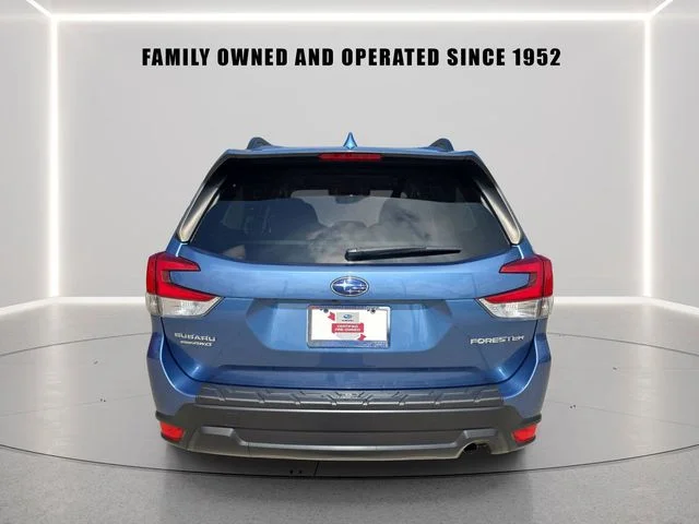 Used 2021 Blue Subaru Premium image 4