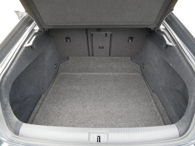 Used 2019 Gray Volkswagen 2.0T SEL image 18