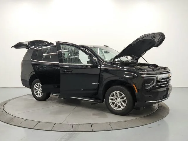 Used 2025 Black Chevrolet LT image 9