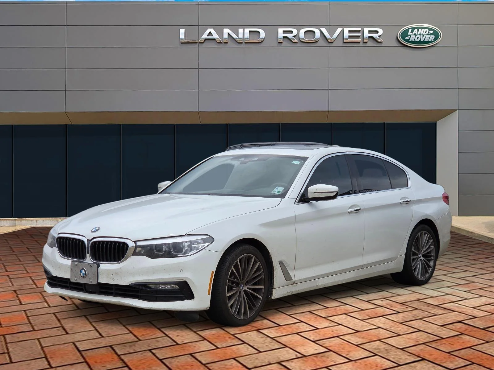 Used 2018 Mineral White Metallic BMW 530i image 1