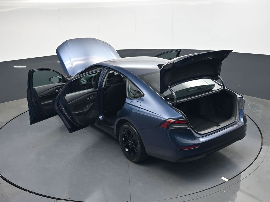 2025 Honda Accord SE - Photo 38