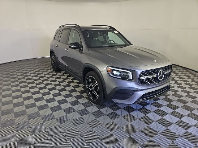 Used 2023  Mercedes-Benz GLB 250 image 3