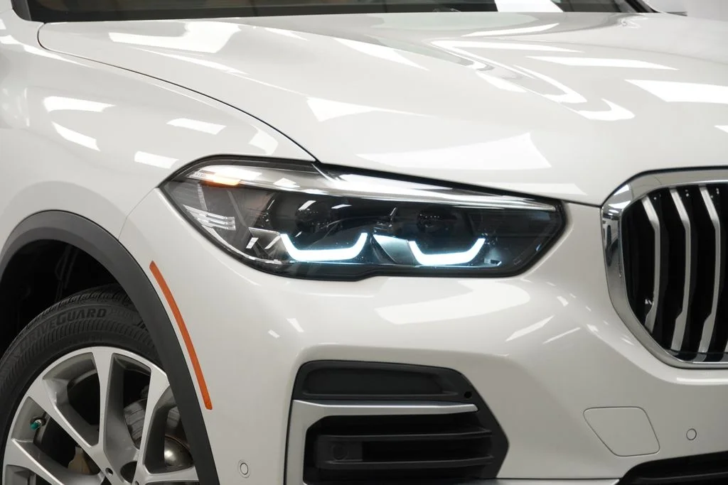 Used 2022 White BMW xDrive40i image 4