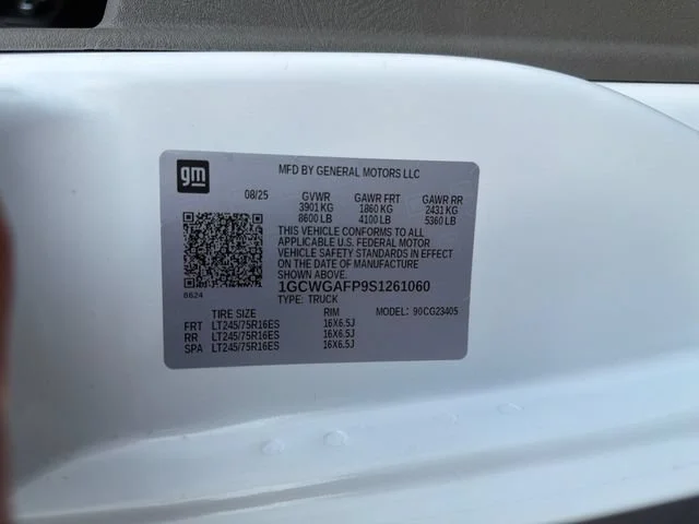 Used 2025 Summit White Chevrolet WT image 35